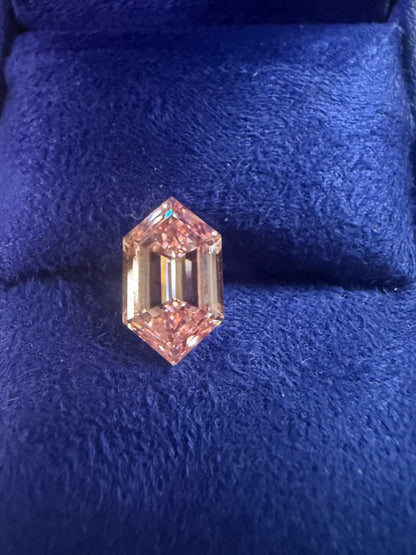 2.82 Fancy Intense Pink VVS2 Dutch Marquise
