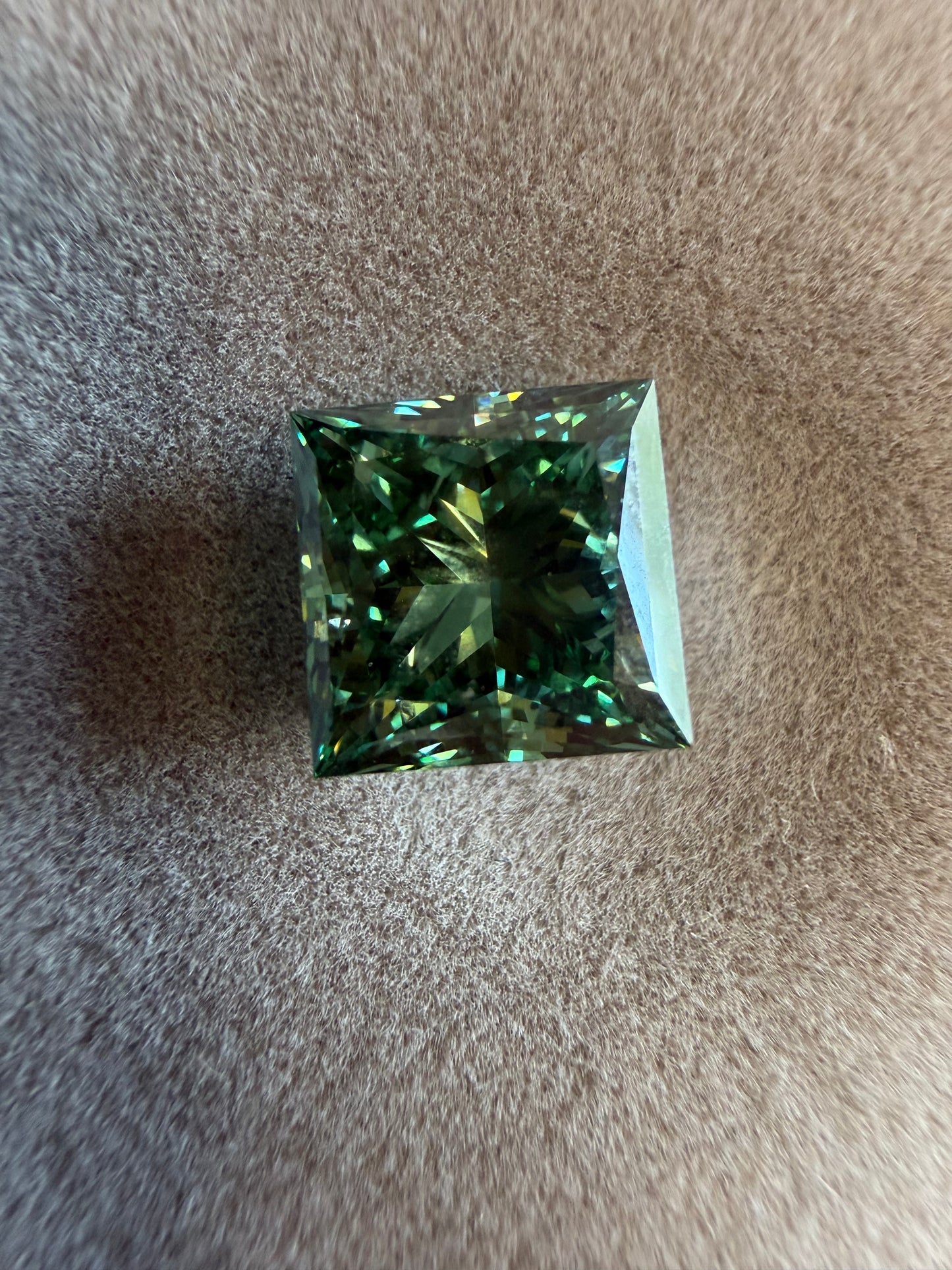 3.09 ct Fancy Vivid Green Princess Cut Diamond