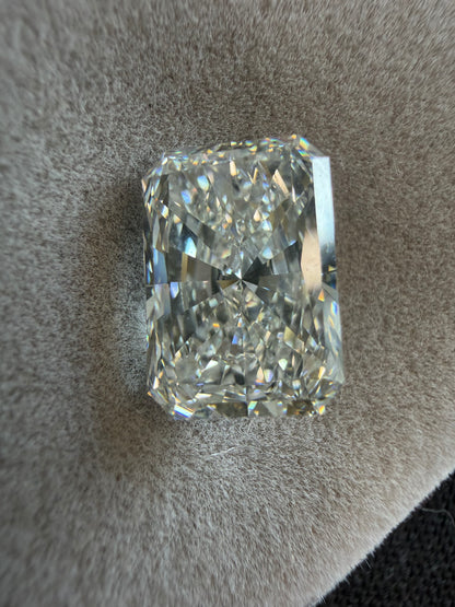 4 Ct Radiant Diamond F VVS 2
