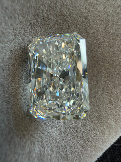 4 Ct Radiant Diamond F VVS 2