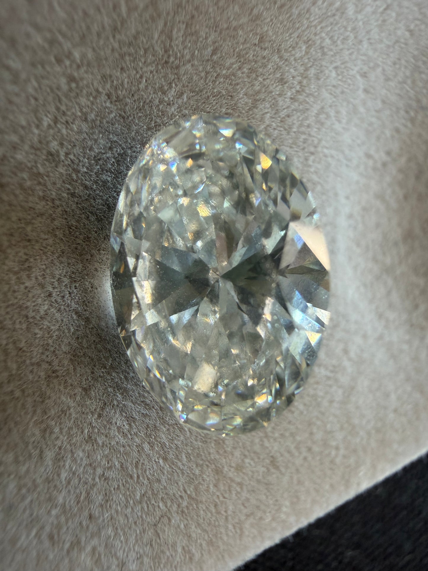 4.10 Ct Oval Cut Diamond E VS 1