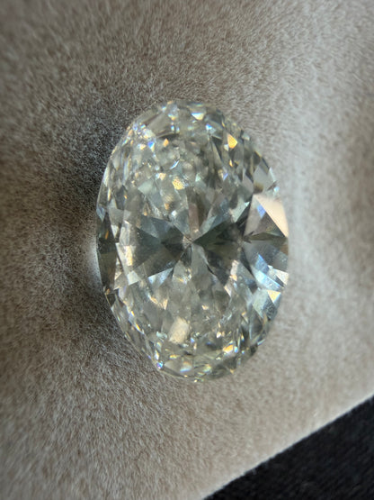 4.10 Ct Oval Cut Diamond E VS 1