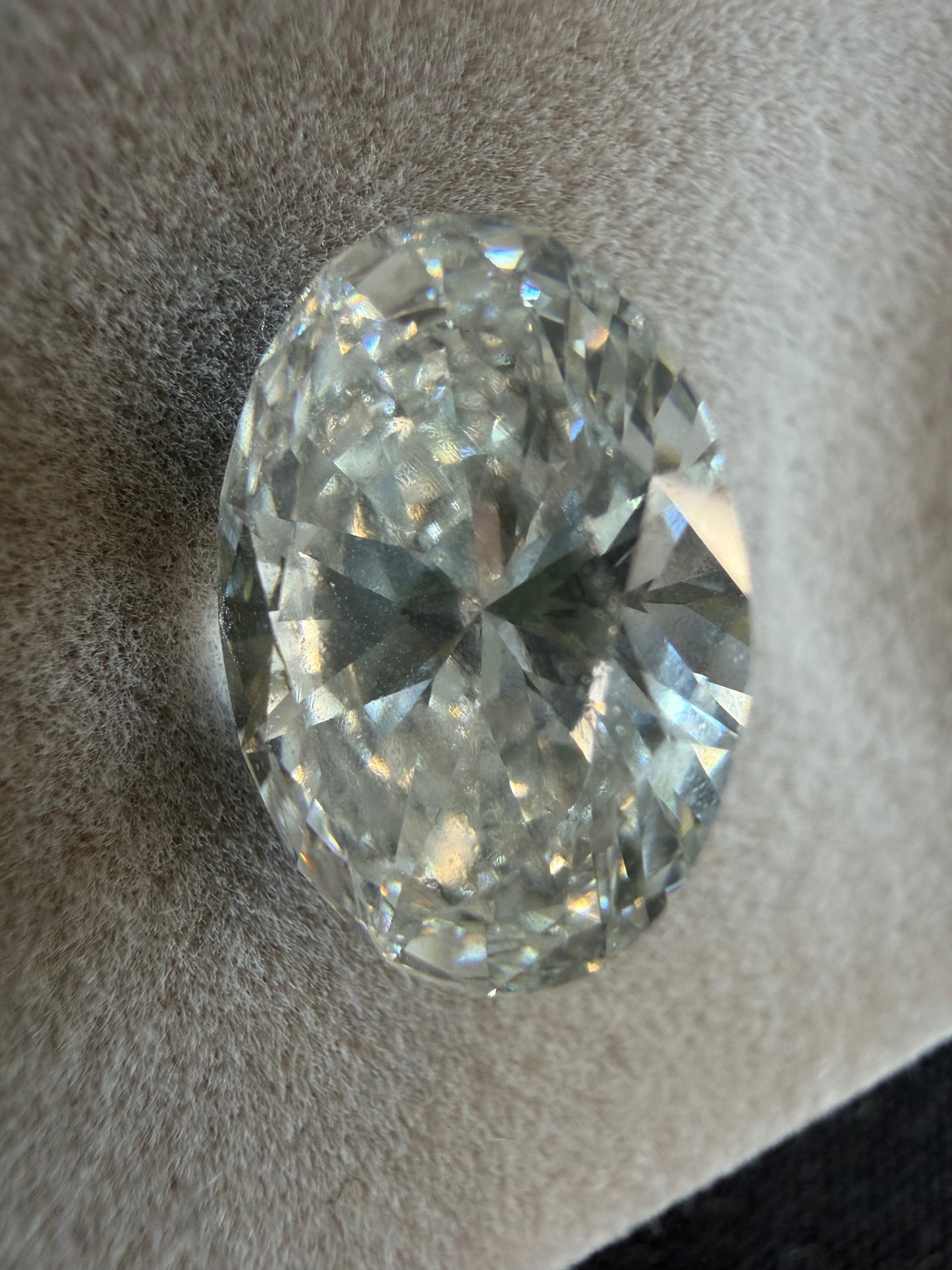 4.10 Ct Oval Cut Diamond E VS 1