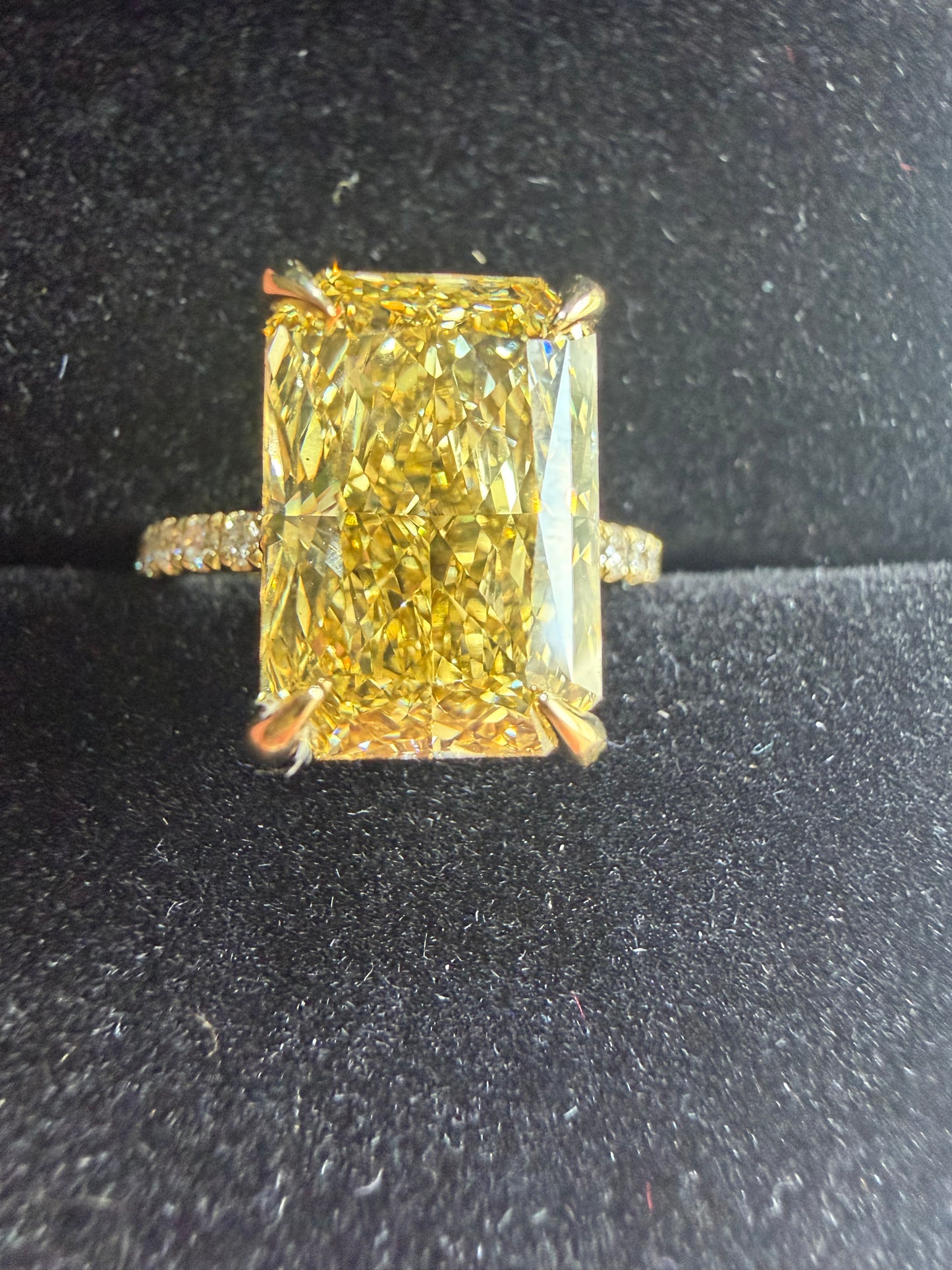 5.05 Ct Fancy Vivid Yellow Vs 2 Engagement Ring 14K Yellow Gold