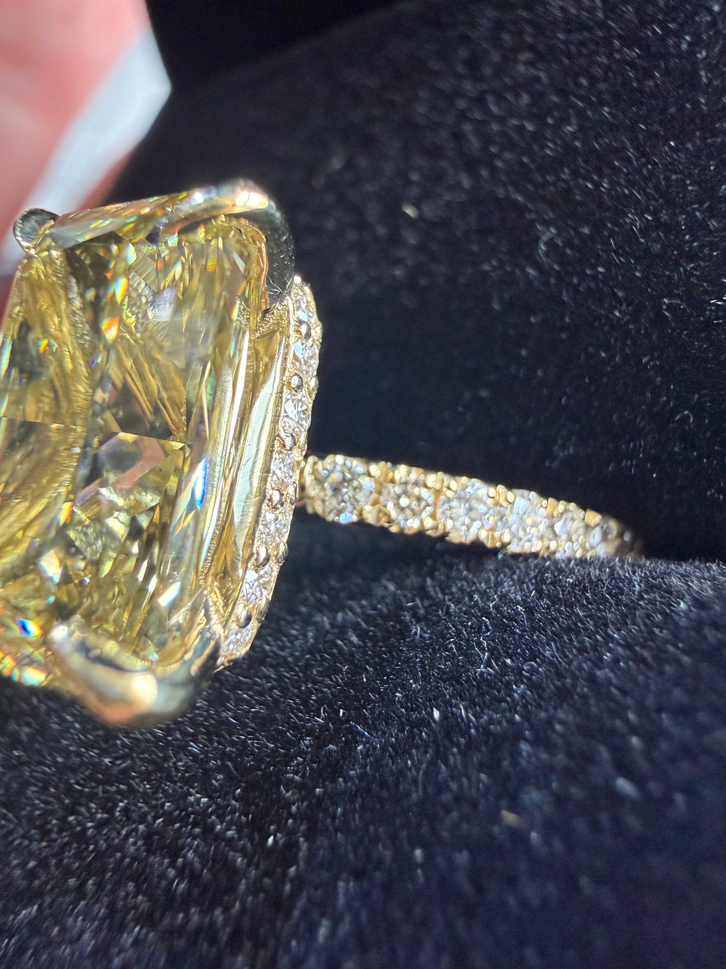 5.05 Ct Fancy Vivid Yellow Vs 2 Engagement Ring 14K Yellow Gold