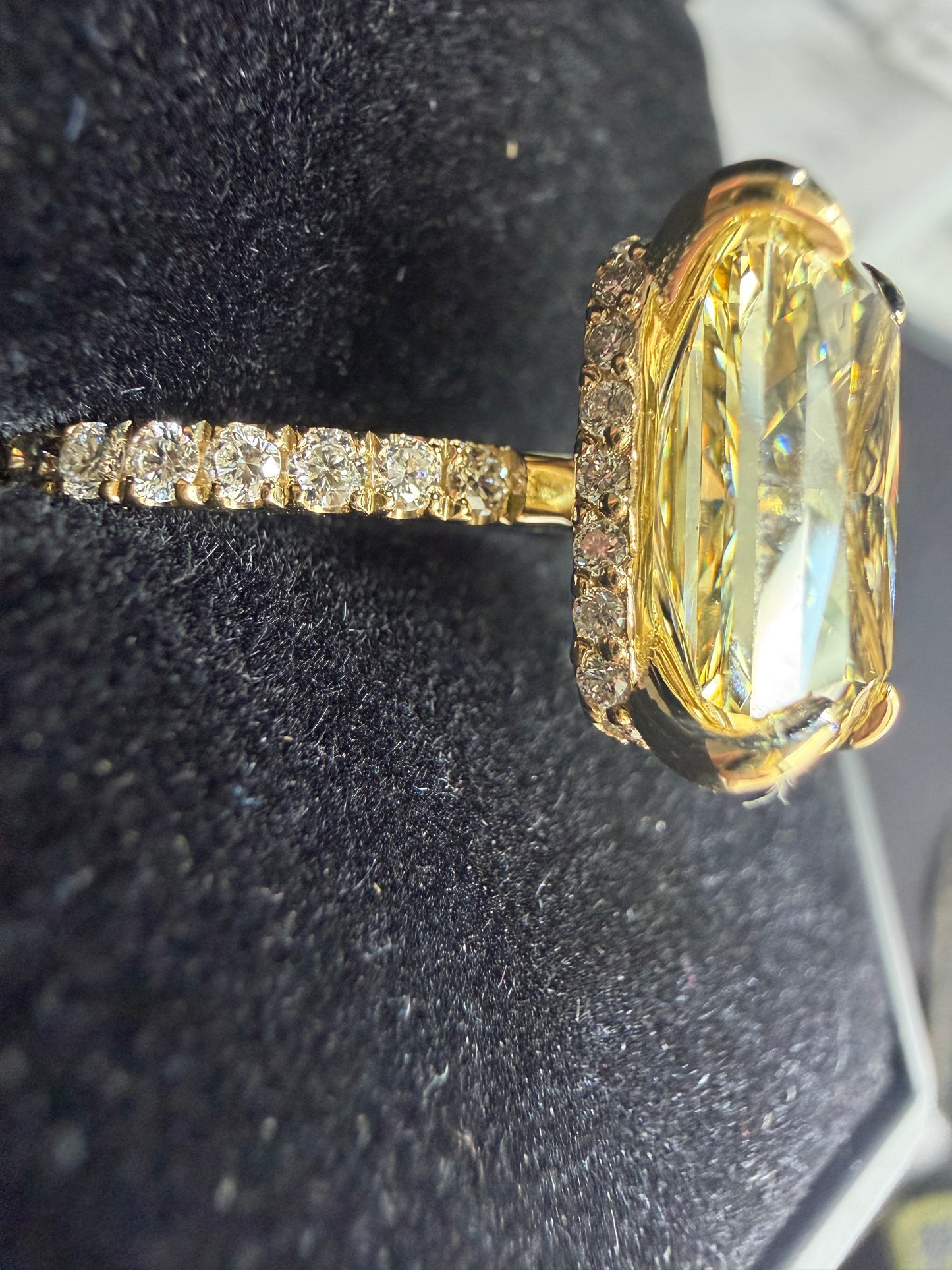 5.05 Ct Fancy Vivid Yellow Vs 2 Engagement Ring 14K Yellow Gold