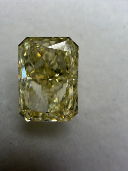 4.10 Ct Fancy Yellow VVS 2 Diamond