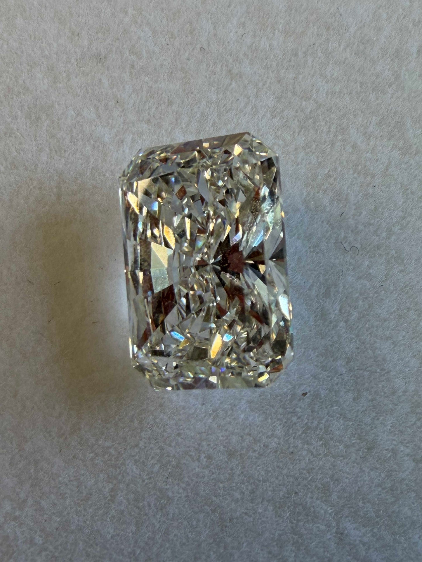 4.10 Ct Radiant Lab Grown Diamond – E Color, VS1
