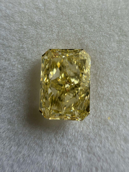 4.10 Ct Fancy Yellow Radiant Lab Grown Diamond (VVS2)