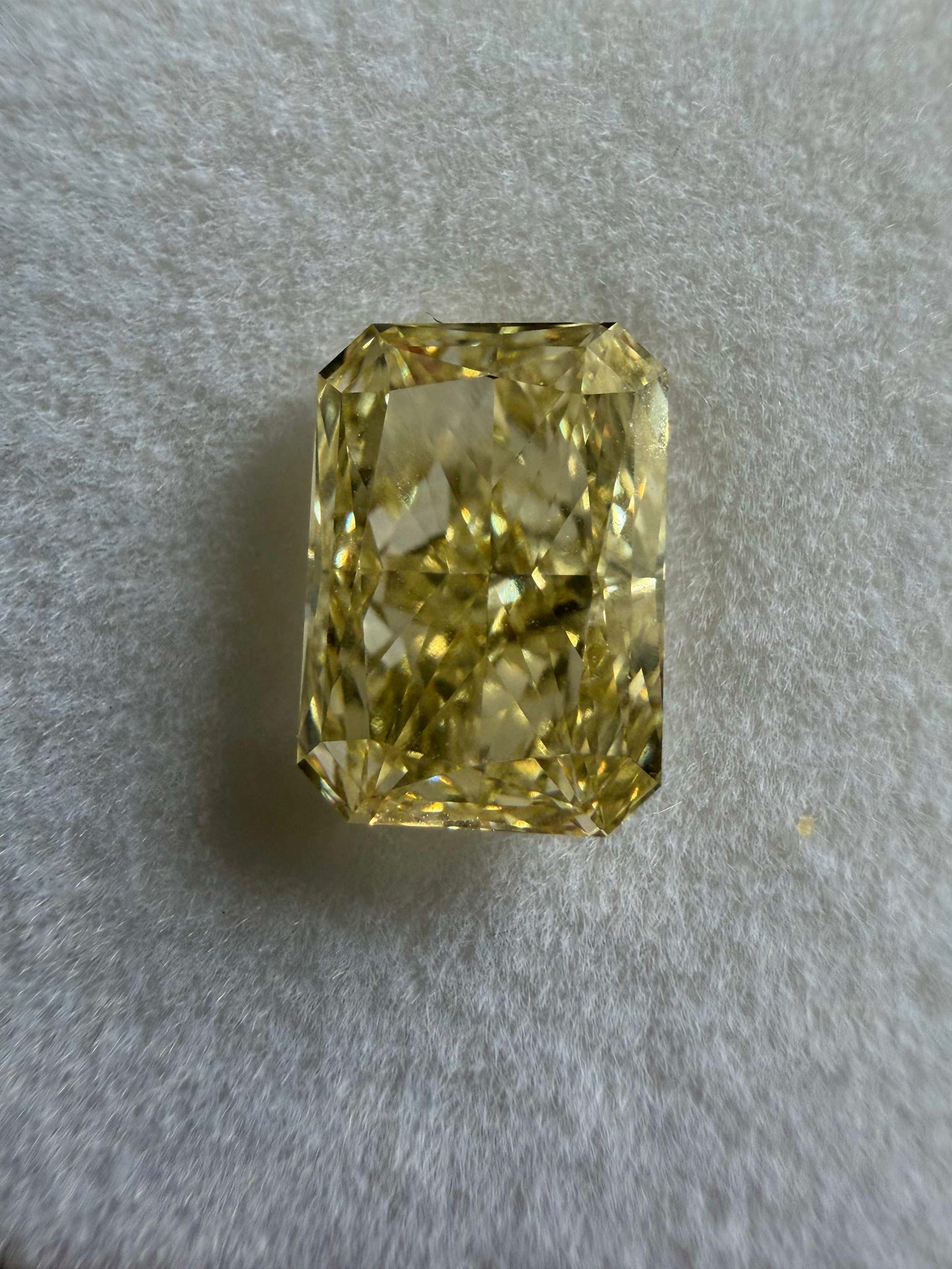 4.10 Ct Fancy Yellow Radiant Lab Grown Diamond (VVS2)