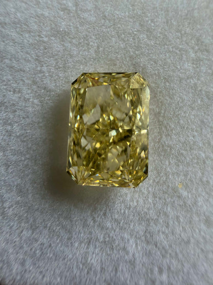 4.10 Ct Fancy Yellow Radiant Lab Grown Diamond (VVS2)