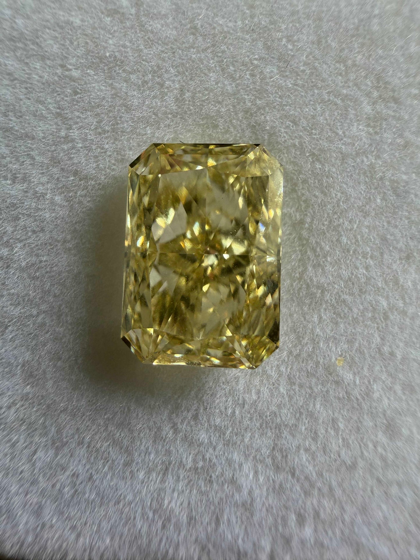 4.10 Ct Fancy Yellow Radiant Lab Grown Diamond (VVS2)